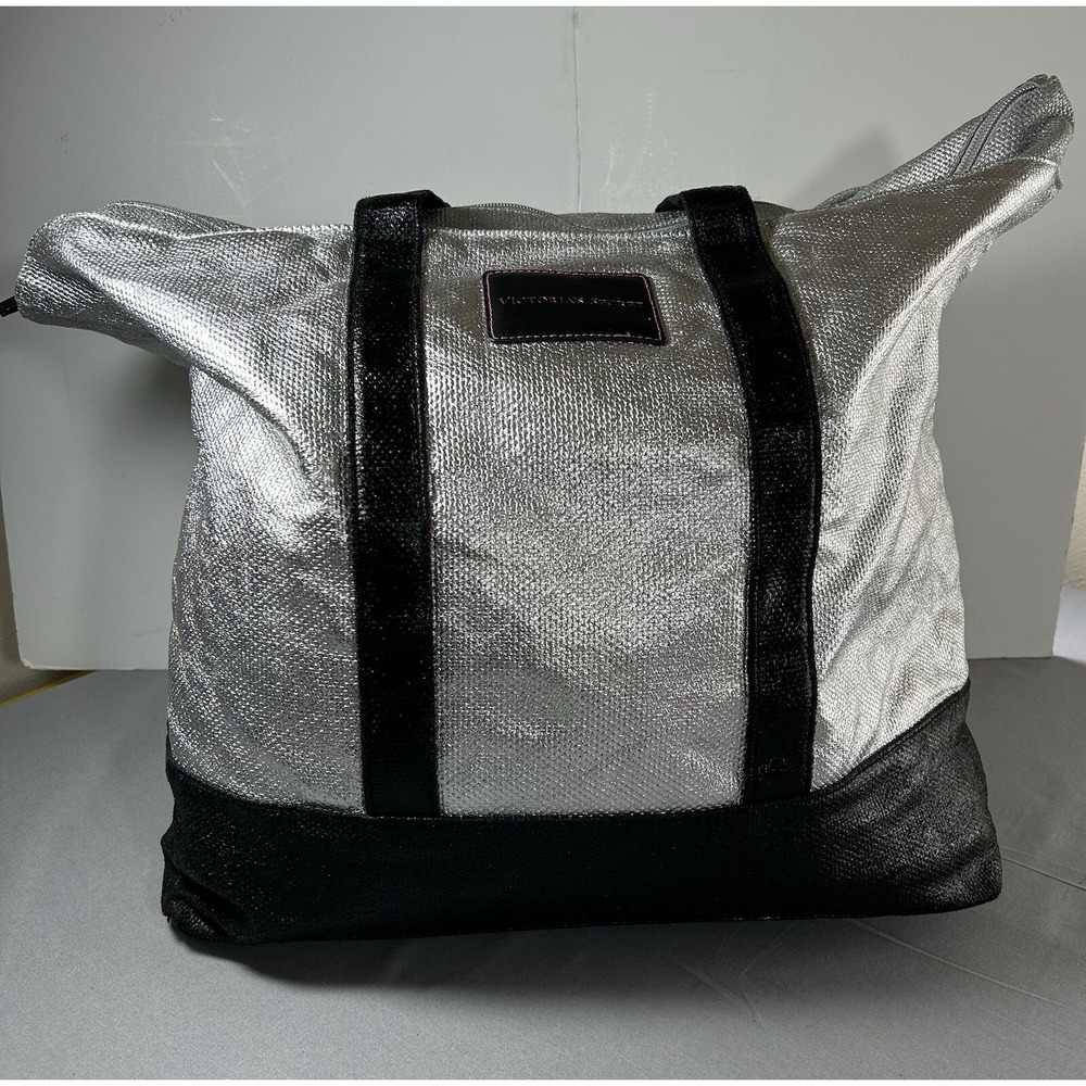 Victoria's Secret Large Weekender bag H 15 3/4" x L‎ 16 1/2" x W 6 3/4"